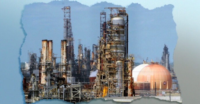 Five-Texas-refineries-polluted-above-federal-limit-on-cancer-causing-benzene-last-year,-report-found