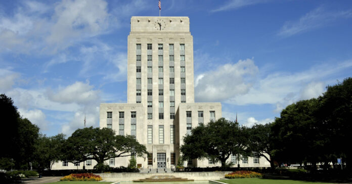 GLO-says-it-may-have-to-take-back-more-of-Houston’s-Harvey-money,-citing-slow-progress-on-housing