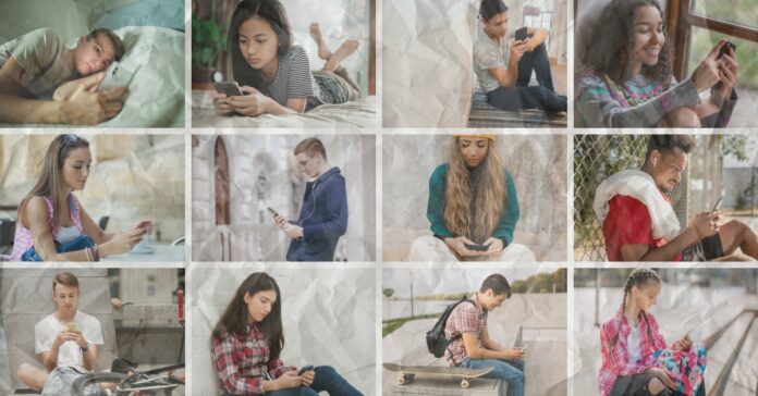 Teenagers-using-TikTok